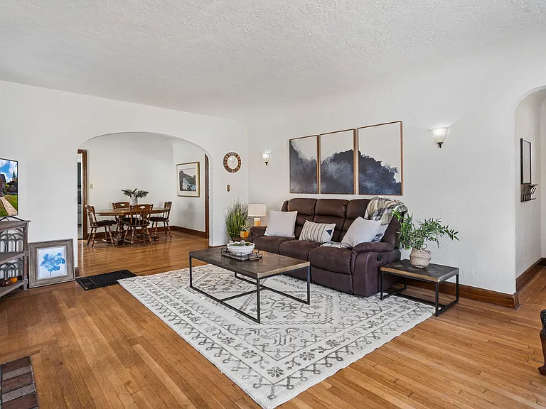 1622 W Harding Way — Photo 7