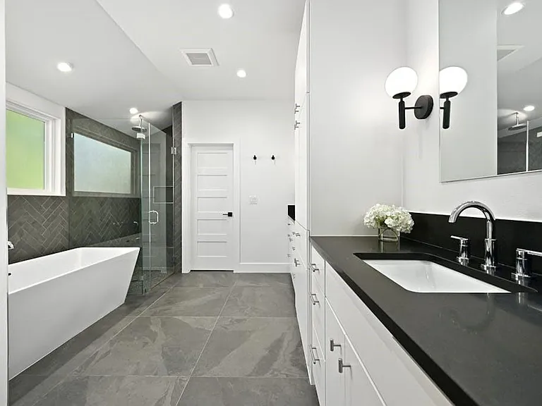 5212 Huisache St #2 — Photo 21
