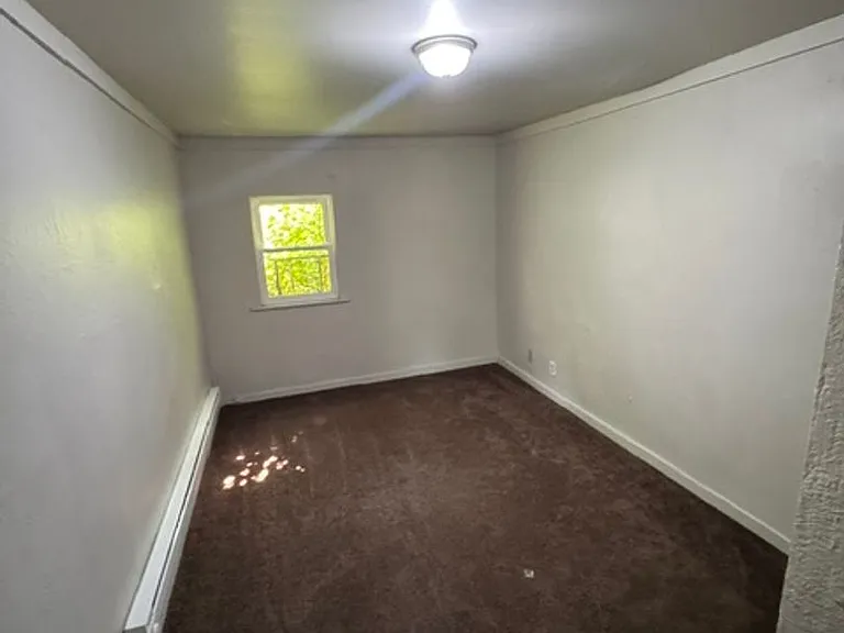 716 Baxter St — Photo 4