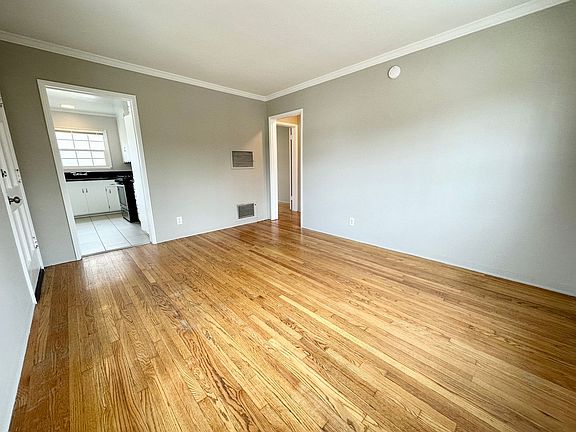 4th image of 827 N Adams St #829A