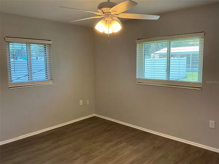 10888 Temple Ave — Photo 15