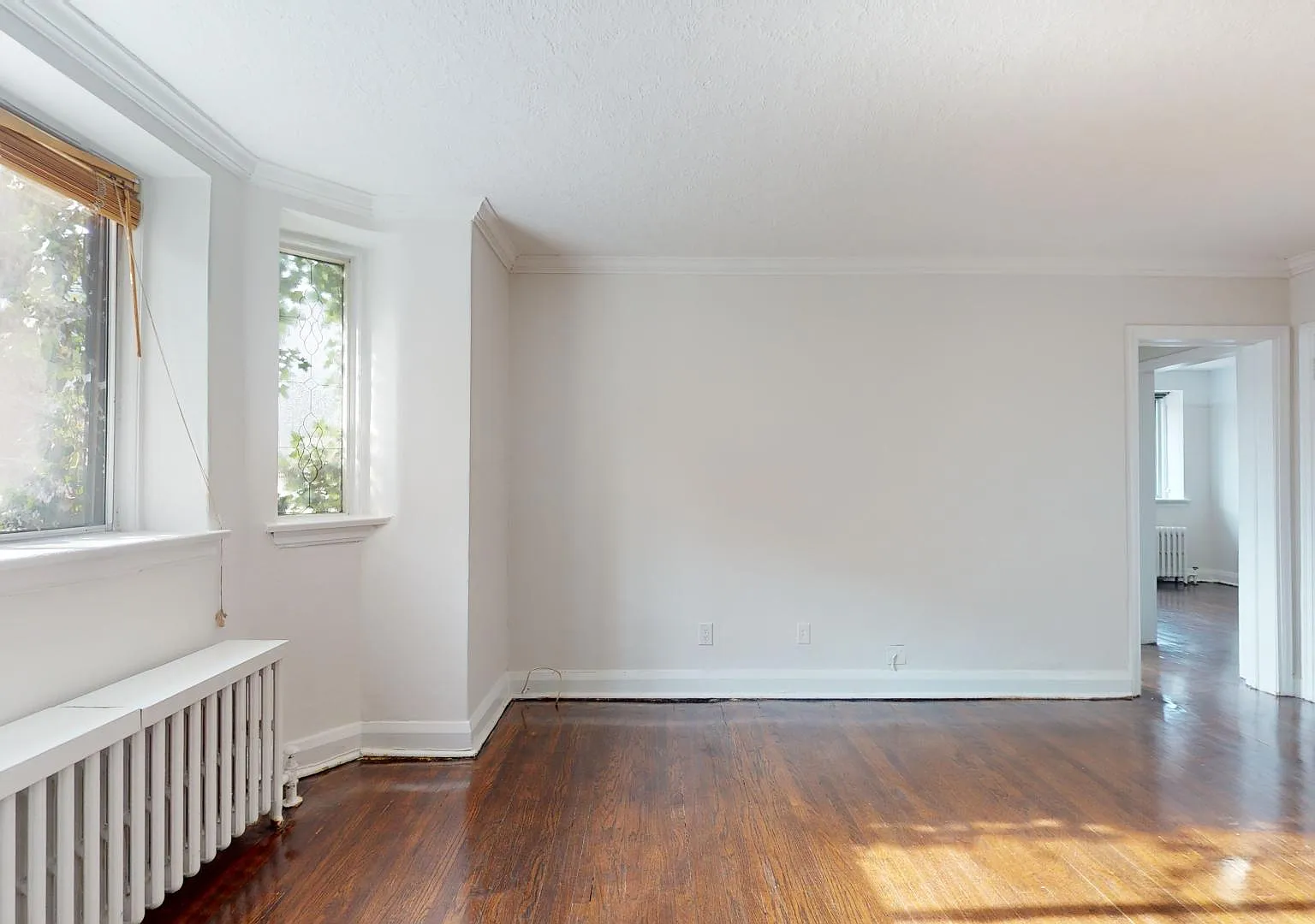 316 Lonsdale — Photo 3