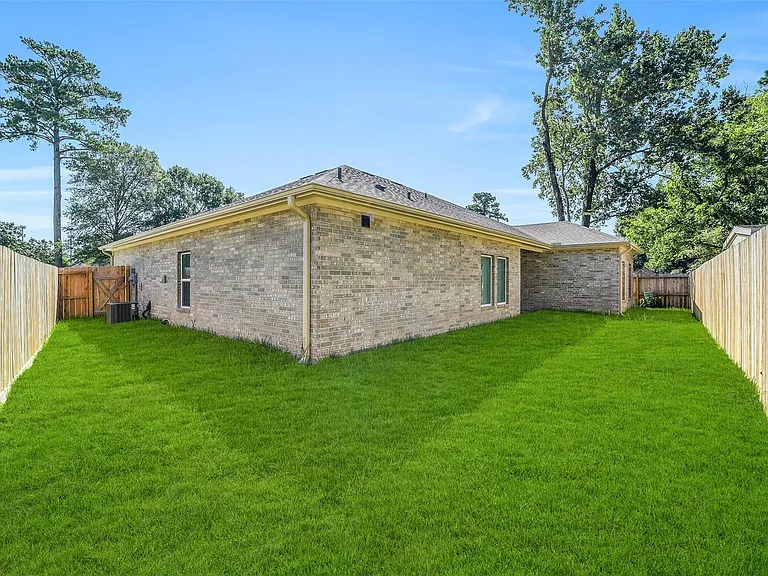 11931 Pondwood Dr — Photo 23
