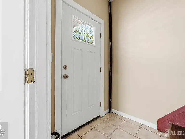 1648 Essex St #1 — Photo 7