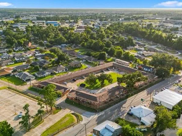 Tanglewood Apartments, 100 Stadium Dr #10, Houma, LA 70360