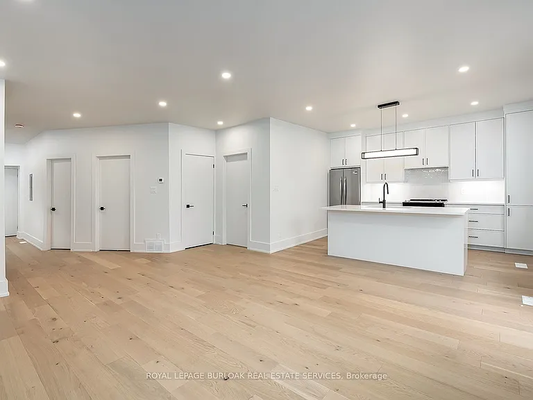 284 Wilson St E #201 — Photo 8