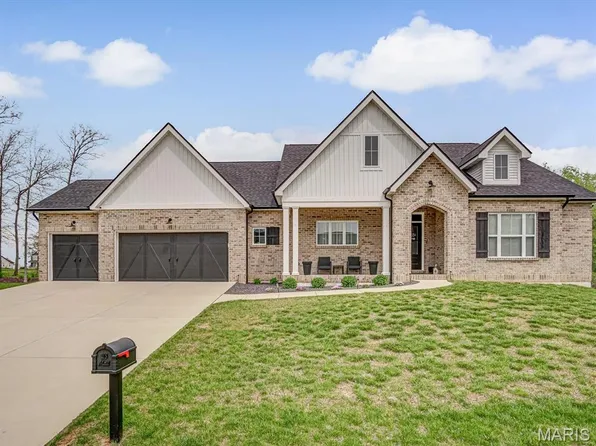 4911 Oak Falls Dr, Waterloo, IL 62298