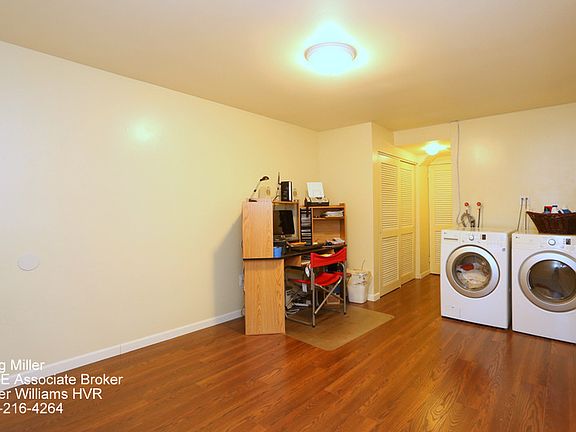 3rd image of 10 Green Bower Ln