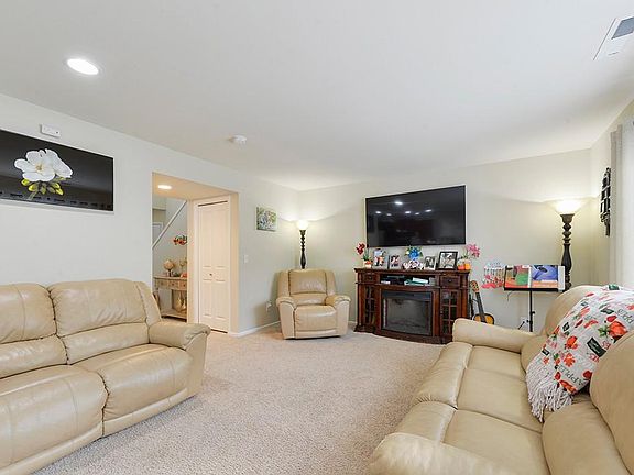 5th image of 2706 11th Ave NW