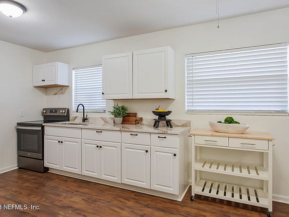 5th image of 2735 ROBINETTE Drive