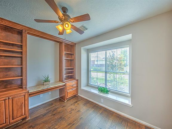 4th image of 1508 Coronado Lakes Dr