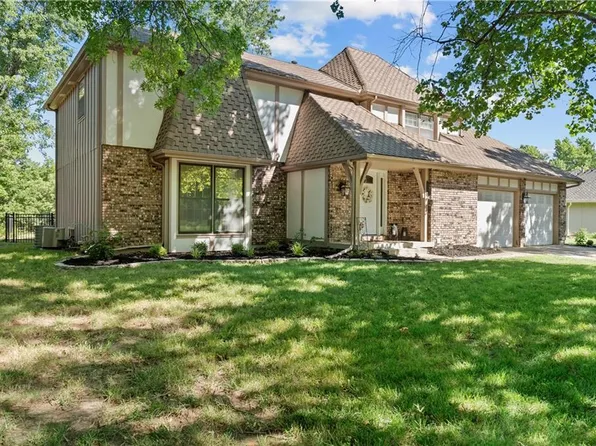 4000 NW Cimarron St, Lees Summit, MO 64064