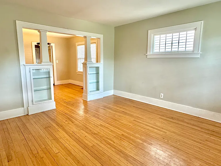 205 S Maple Ave — Photo 5