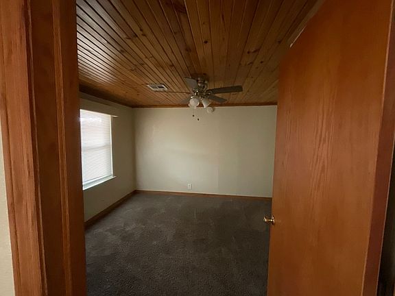 3rd image of 4709 SE 23rd St