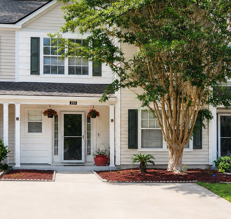 1st image of 355 Gardners Cir