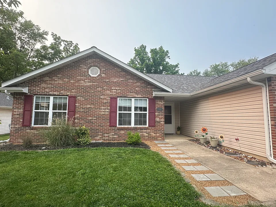 33 E Southbrook Ct