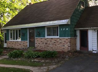 104 Hollowcrest Rd, Syracuse, NY 13219