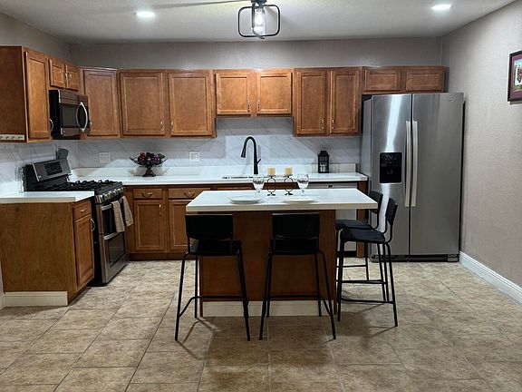 5th image of 141 W BUIST Avenue
