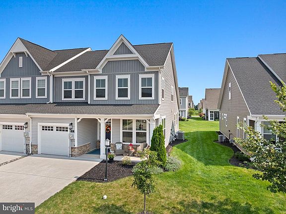 2nd image of 37 Buttonbush Ln