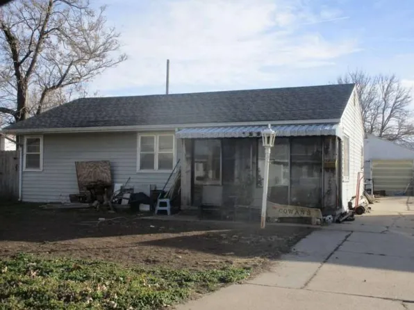 1227 E 6th Ave, Hutchinson, KS 67501