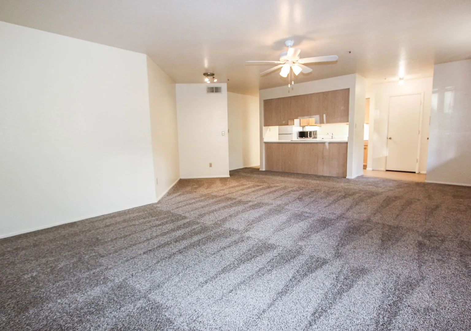 240 S. McCormick Street — Photo 4