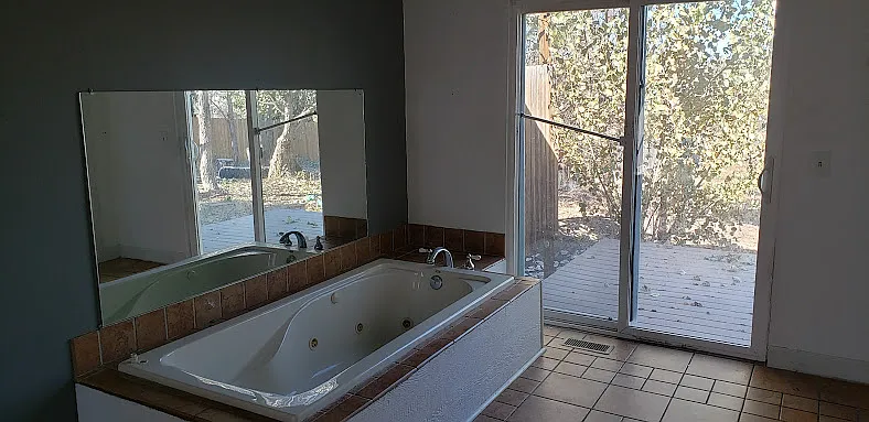 2 bed, 1030 sqft, $1,999 — Photo 4