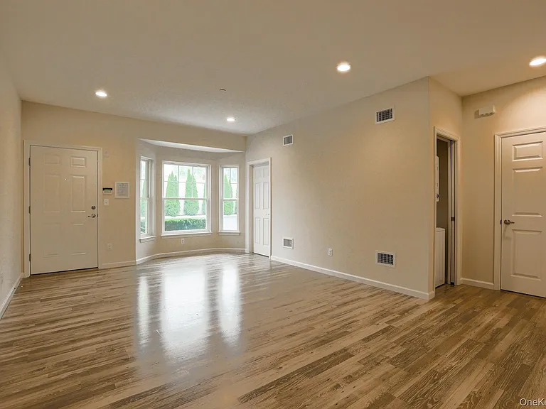 1 Grace Ln — Photo 6