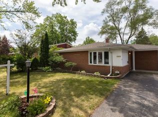 368 Crescent Dr, Wheeling, IL 60090