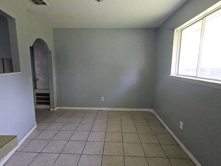 7623 Kellwood Dr — Photo 3