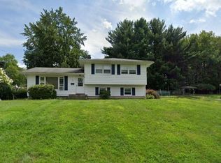 79 Eisenhower Dr, Middletown, NY 10940