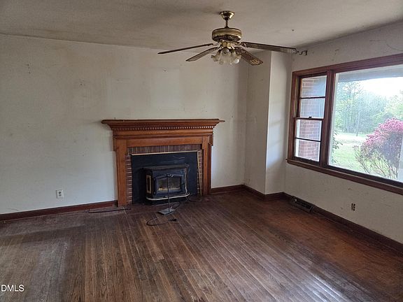 3rd image of 2621 Coleman Loop Rd