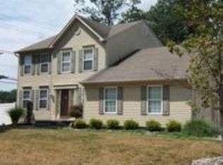1 Briarwood Dr, Blackwood, NJ 08012
