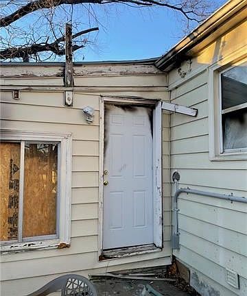 4th image of 4033 Askew Ave