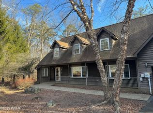 500 Galion Dr, Tamiment, PA 18371