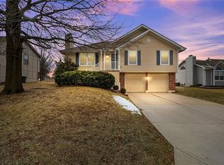 1813 SE 7th St, Lees Summit, MO 64063