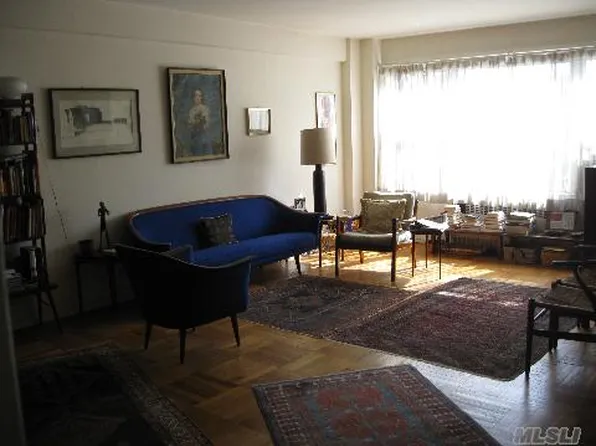 110-45 Queens Boulevard image 1 of 5