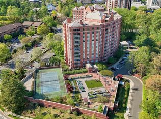 5802 Nicholson Ln #2-602, Rockville, MD 20852
