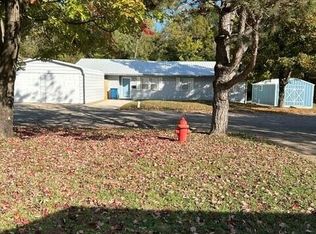 924 Riverside Dr, Neosho, MO 64850