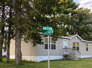 70 Main St, Zumbro Falls, MN 55991