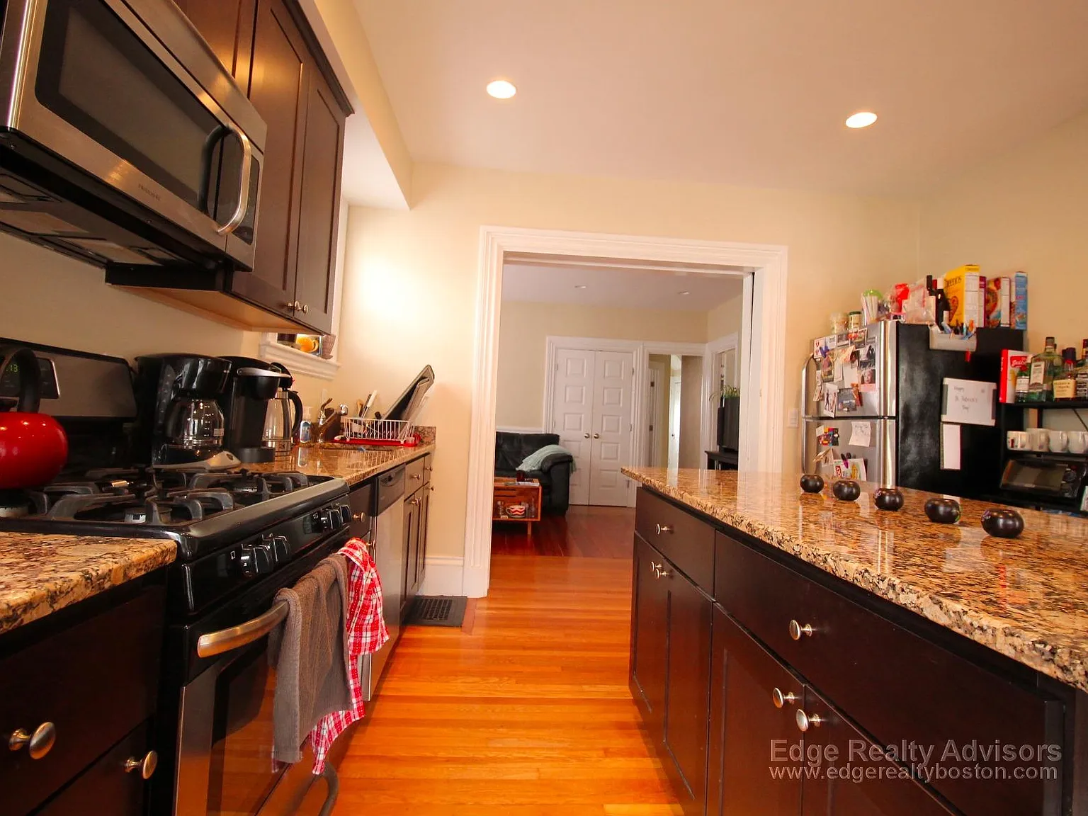 5 bed, 1800 sqft, $4,800 — Photo 3