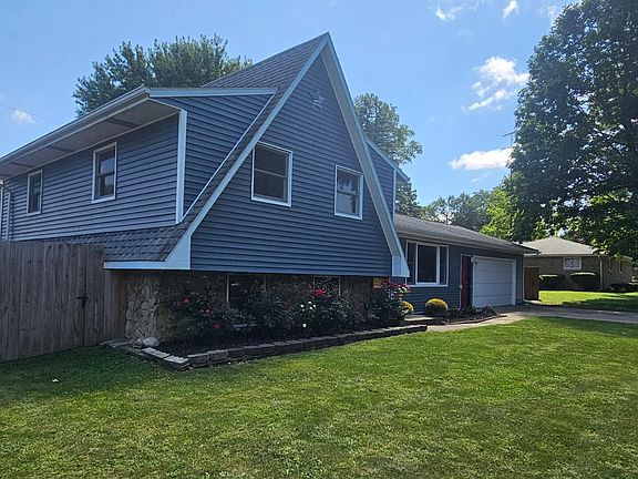 3rd image of 1529 Eisenhower Dr