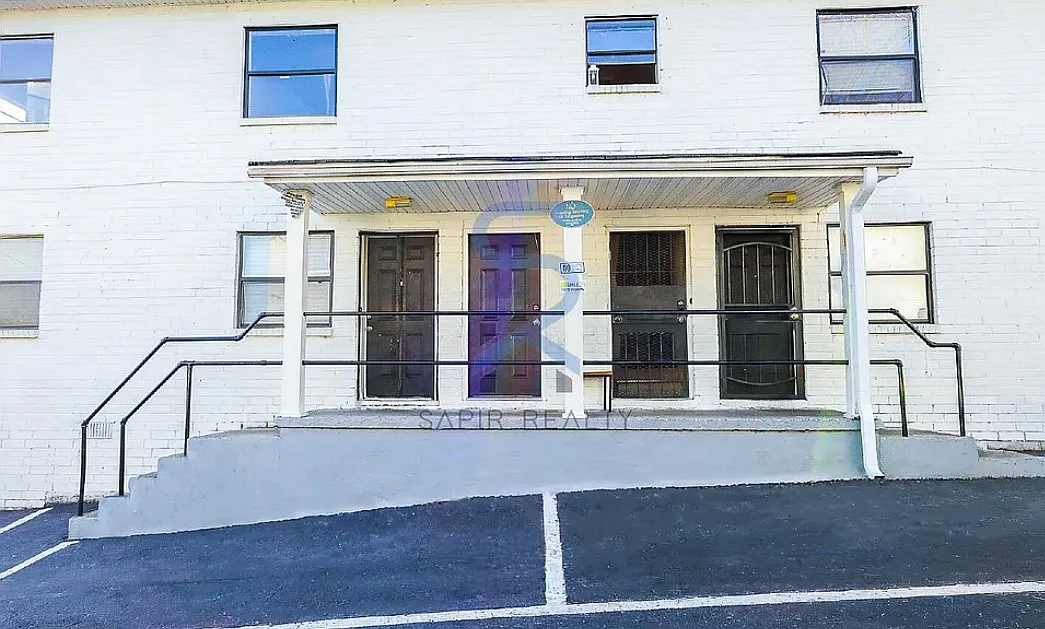 2 bed, 800 sqft, $1,100 — Photo 1