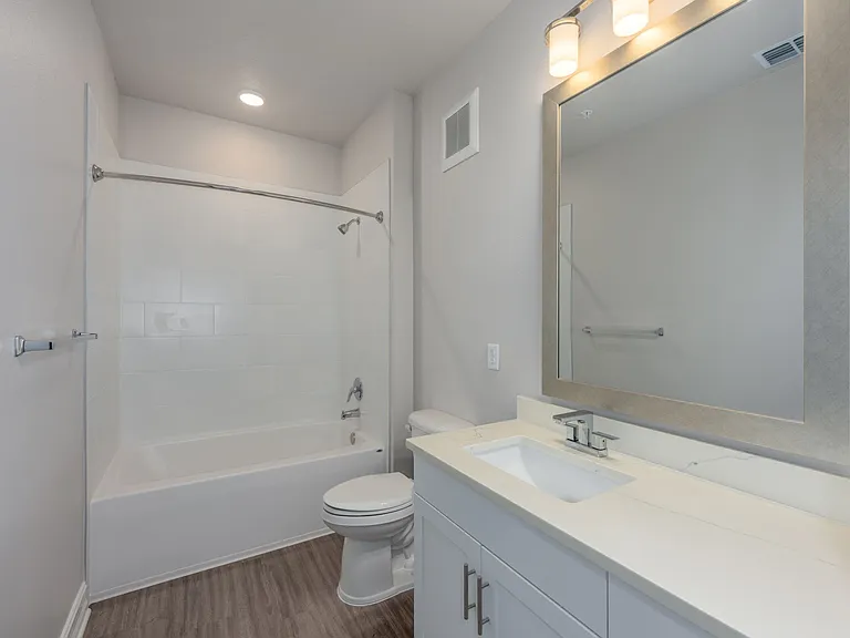 Lake Tavares Townhomes — Photo 14