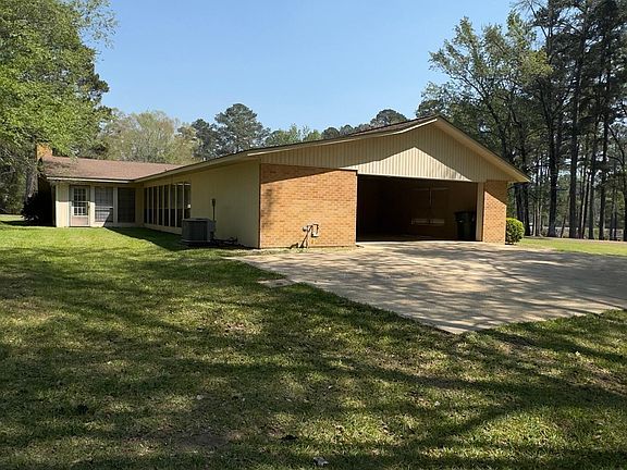 2nd image of 1019 E Mississippi Ave
