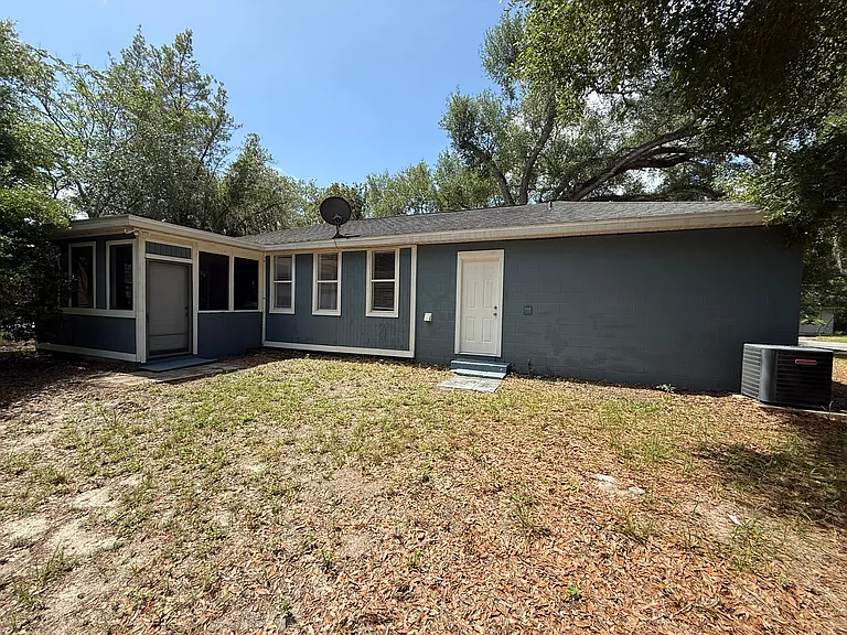 1906 Helms Ave — Photo 17