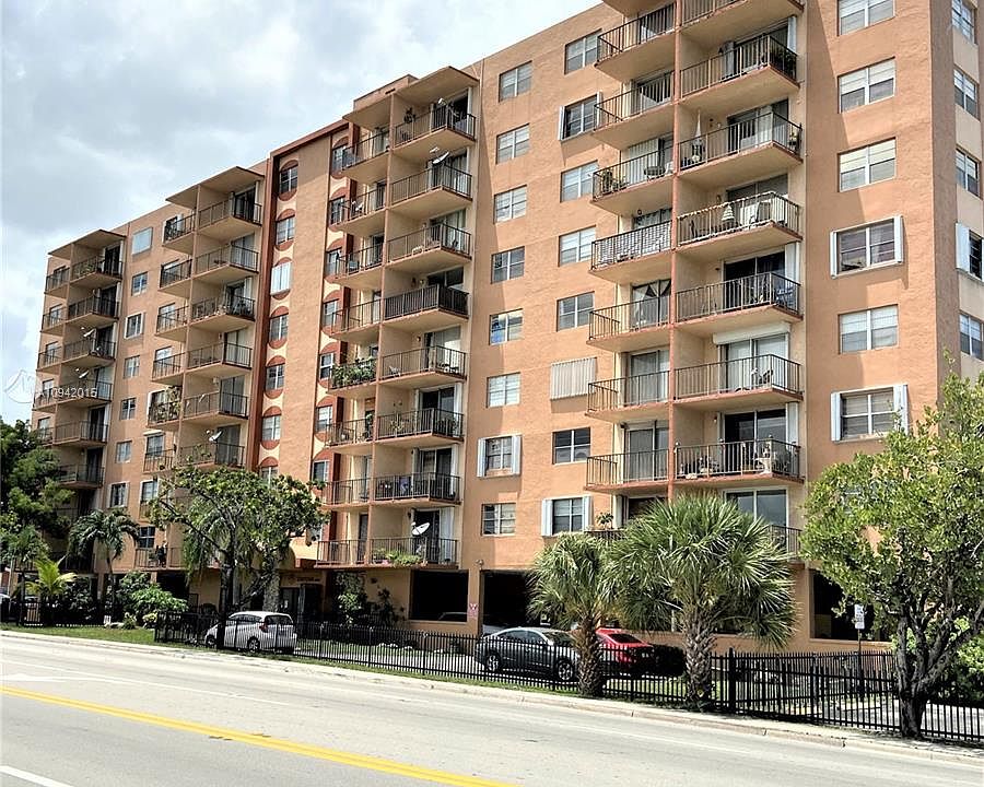 2nd image of 1465 NE 121st St #6