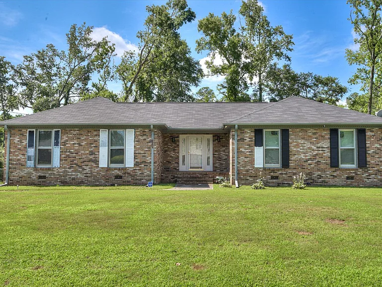 3648 Jamaica Dr — Photo 1