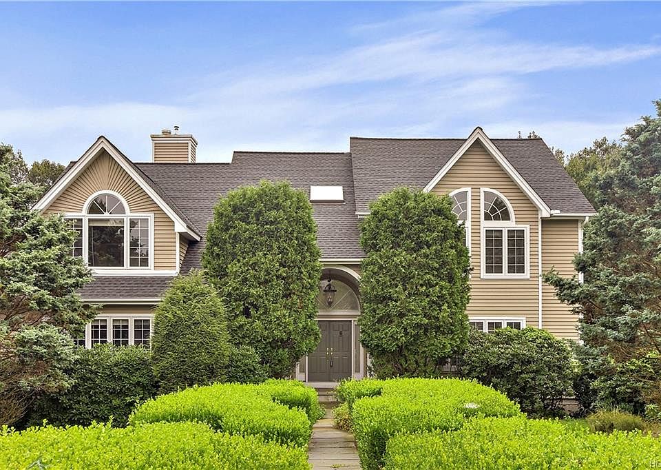 1st image of 107 Sidney Ct