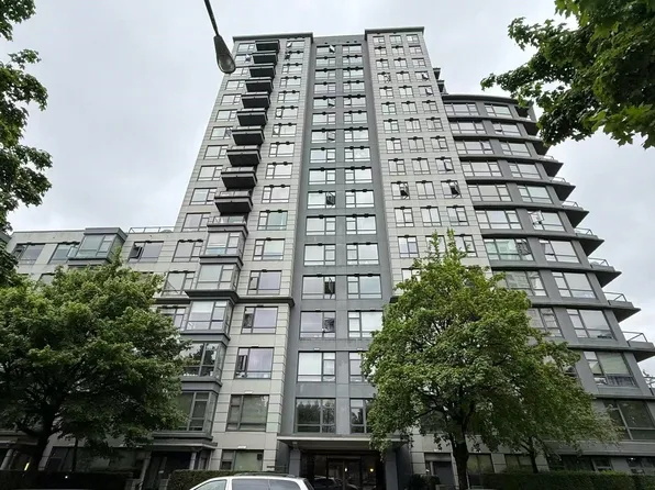 3520 Crowley Dr #503, Vancouver, BC V5R 6G9
