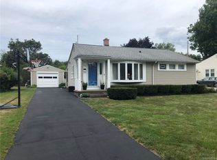 23 Pearce Dr, Amherst, NY 14226